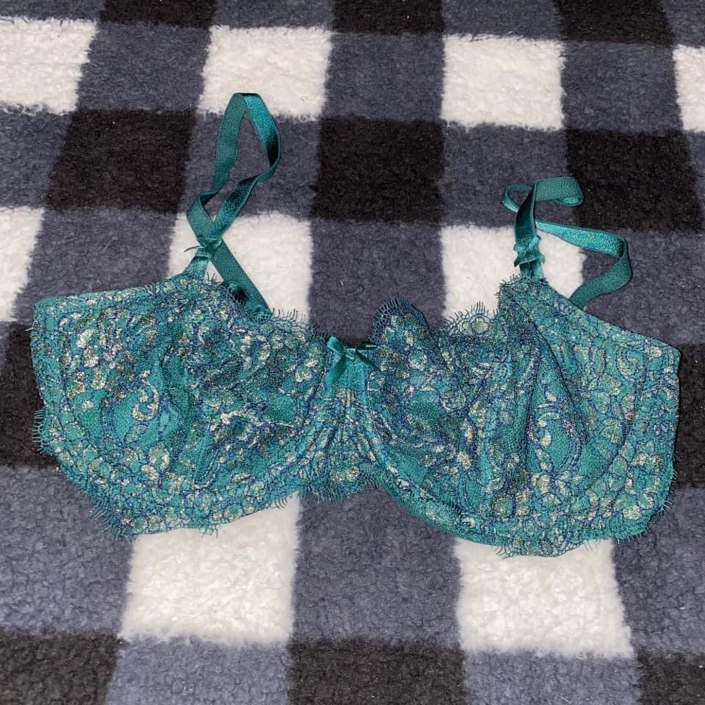 Victoria’s Secret dream angles push up without padding size 34DD